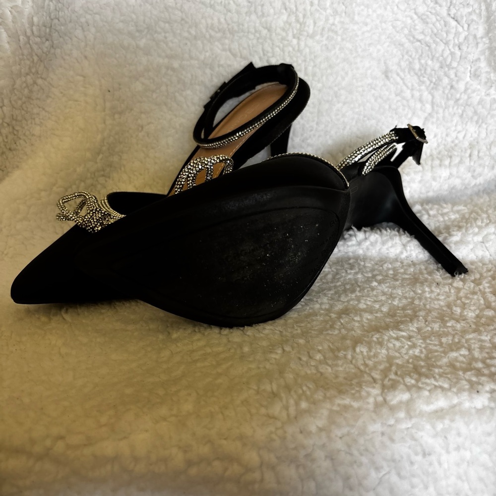 Elegant Black Stiletto Heels with Rhinestone Bow - Picture 5 of 6